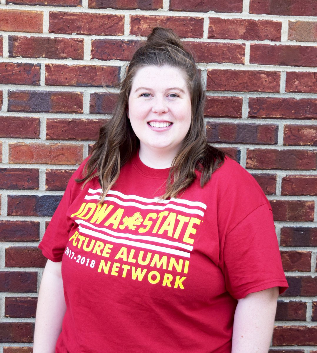 Meet our Ambassadors Co-Chairs Celeste and Caitlin! Check out our Instagram to learn more about the Ambassadors committee!