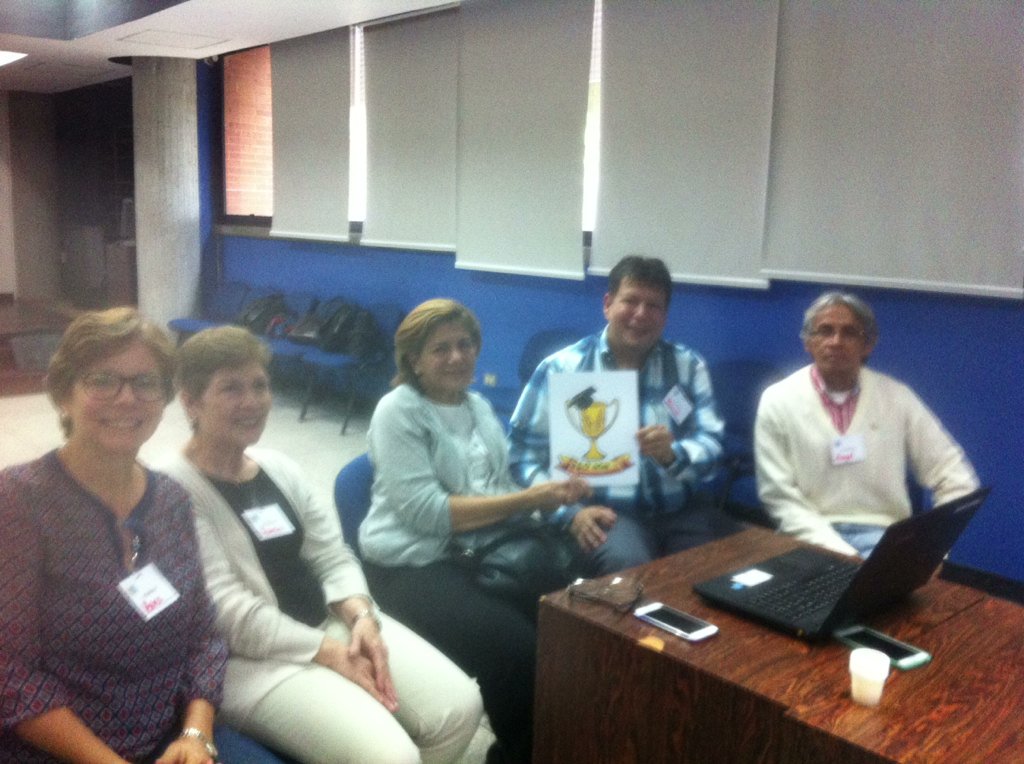 identidad_ucab's tweet photo. Por los 284.5 años de servicios que suman los profesores que participan en la convivencia de la @ucabguayana https://t.co/hmciKGLHTk