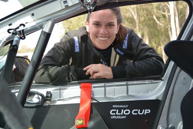 RenaultClioCupU's tweet photo. Porque ellas también hacen parte. Feliz dia internacional de las mujeres. https://t.co/lVrQmqS0FK