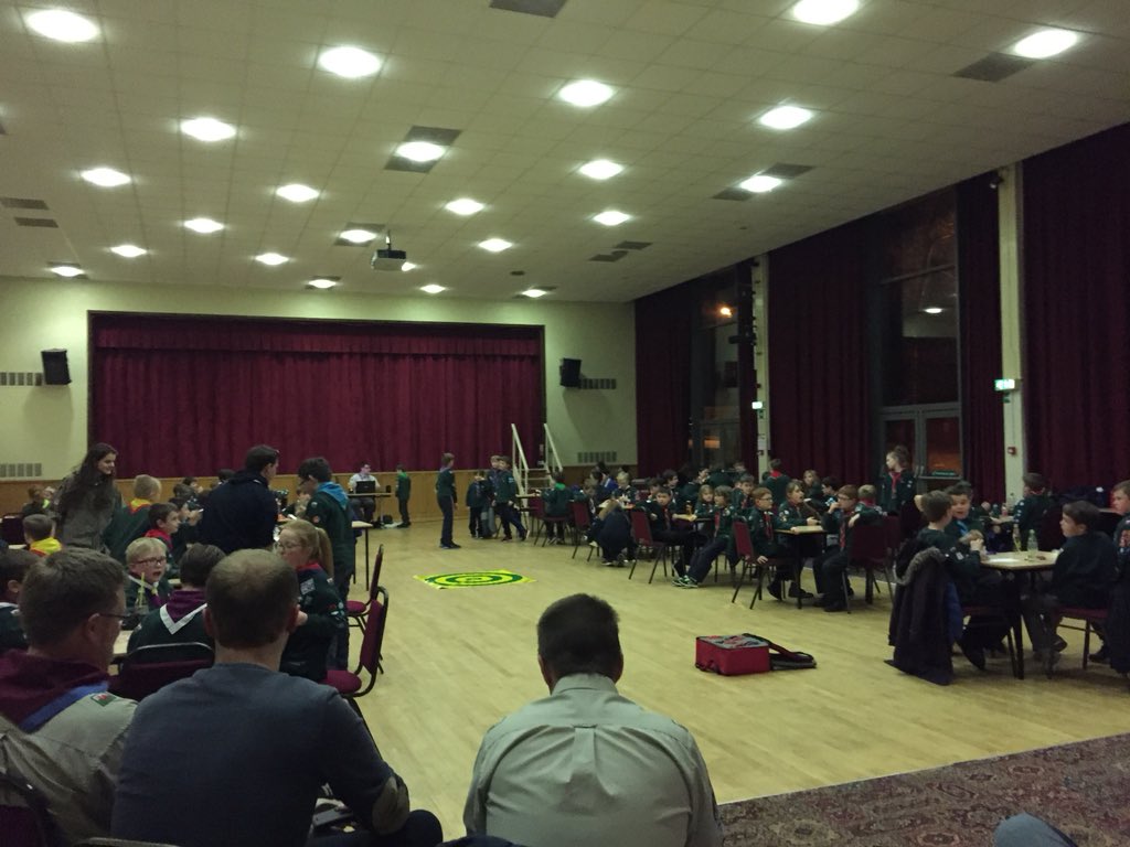 Prestatynscout's tweet image. At @FlintshireScout cub district quiz 2018. Great to see so many cubs taking part with quiz master @scouting247 #iscoutcymru #scouting &amp;amp; ADC cubs Gavin #flintshire @Richhebden