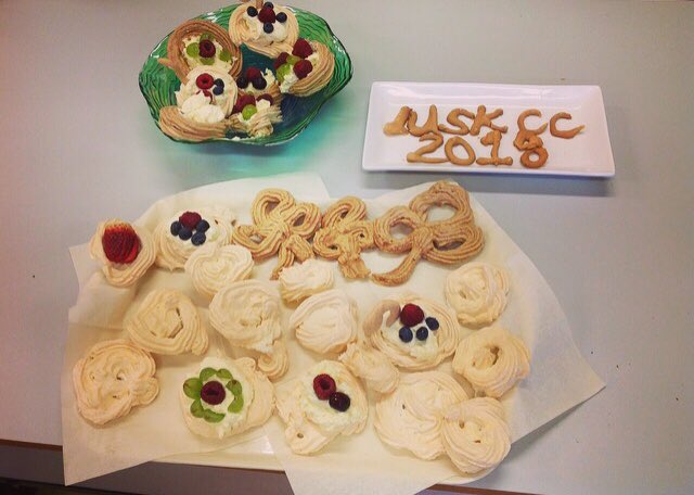 HomeEc_inLuskCC's tweet image. #communitycooking ended for this term @lusk_cc Our chefs had a great time! Thank you TYs Sophie, Amy, Nicole, Mia and Katie for helping out. Fabulous few weeks! Well done Ms. Irvine for organising a fantastic community initiative 🤗 #meringue #communityspirit #laughter