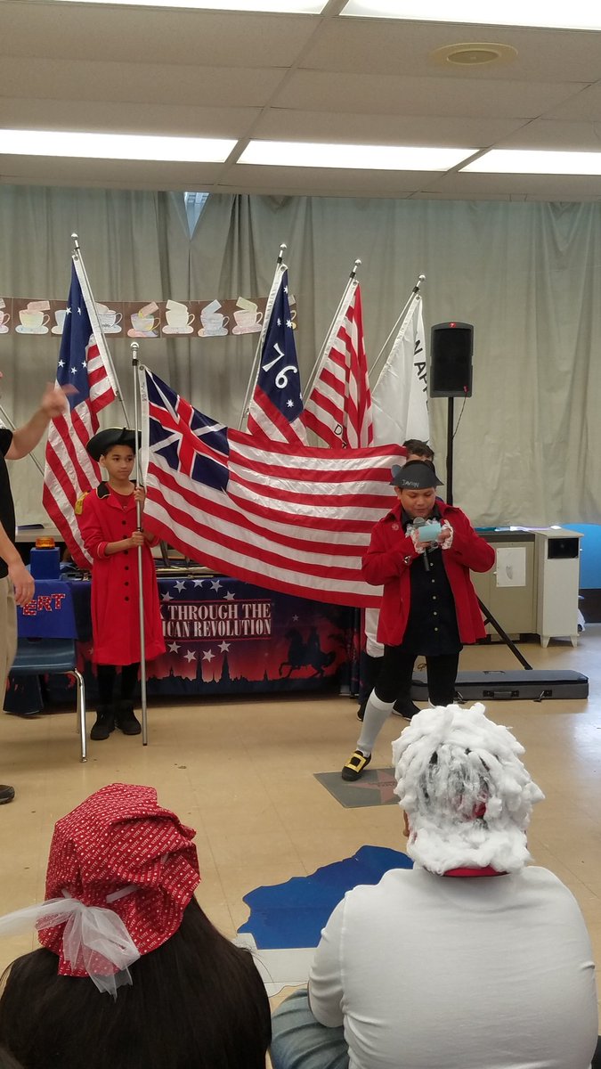 Sdaniel31's tweet photo. My amazing 5th grade students reenacting the American Revolution today. 

I'm so proud! 

21 out of 25 students had parents (or a relative) here to watch. 👏👏👏❤ #wmpenn #TeamBCSD https://t.co/fyzJbDFebj