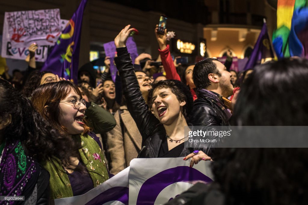 Women take to Istanbul's famous Istiklal street for #InternationalWomensDay 
📷: <a href="/cmcgrath_photo/">Chris McGrath</a>