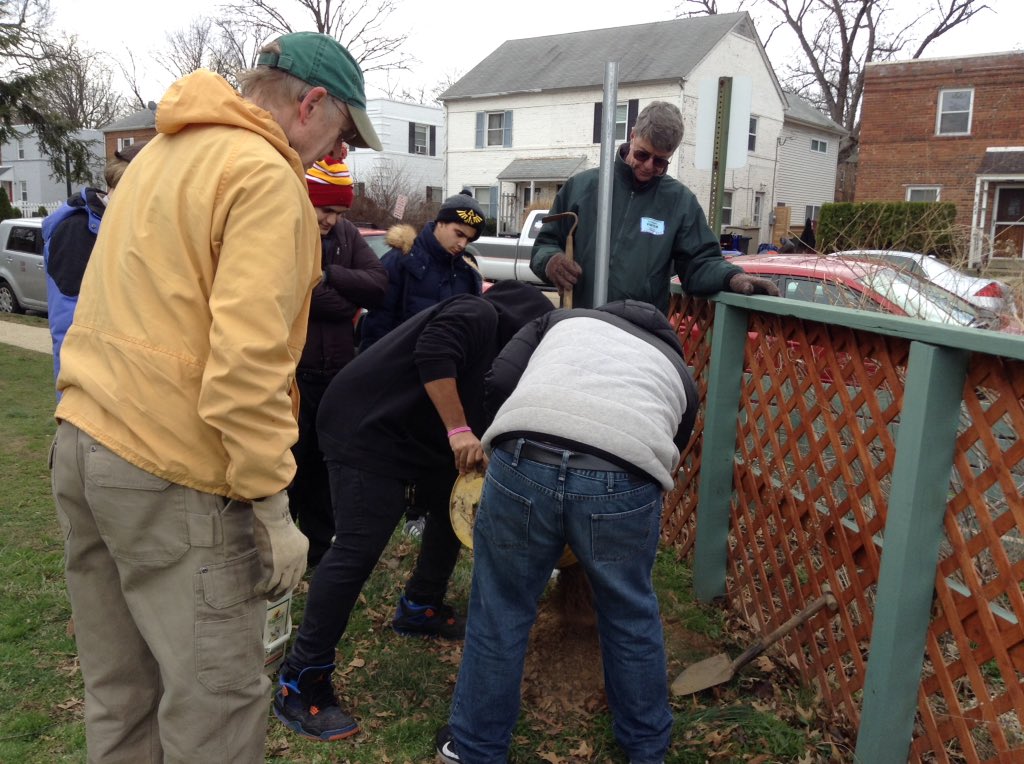 ACCSustainGo's tweet image. Today our PEP students put up two wren and chickadee boxes in our ACC gardens!  we can't wait to see what moves in!  @Margaretchungcc   #APSGreen @APSCareerCenter