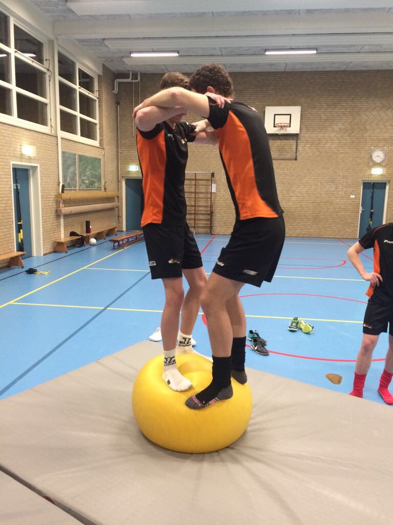 PuurPassie1's tweet photo. Vandaag in de training veel aandacht aan samenwerken en teamwork besteed! https://t.co/QbY7MWoaRj