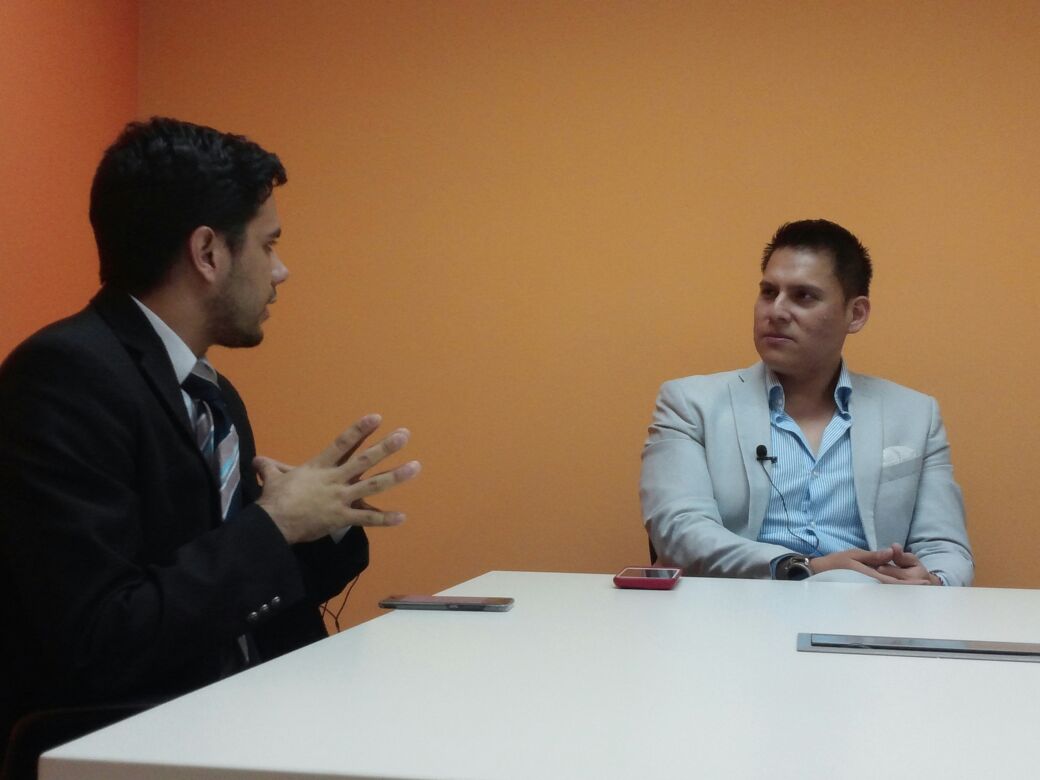tecnpy's tweet photo. Gracias @joadchob (Territory Manager SMB de @Microsoft ) por la entrevista brindada a #TecNPY @5diasPY sobre las tendencias y la 4ta. Revolución Industrial. 
Ph: @ladyvanessa91 de @innovanews_ https://t.co/fhnSgrExJo