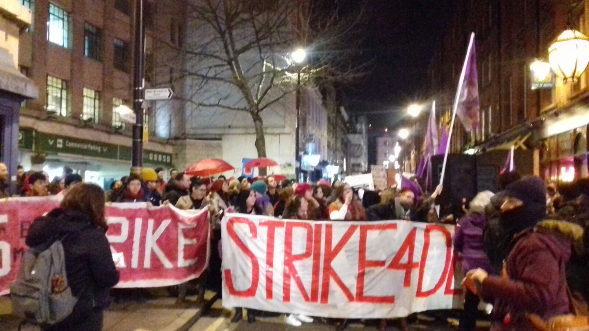 Women_Strike's tweet photo. ⚡ strike4decrim ⚡
#womenstrike #westrike #InternationalWomensDay2018 #IWD2018 #8M https://t.co/GuVMMPMp8o