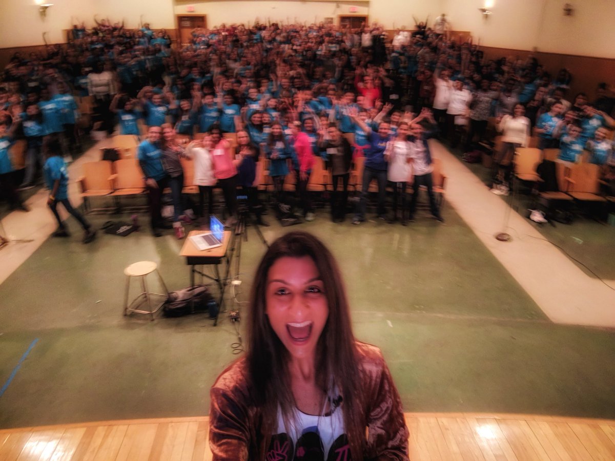 TheMathGuru's tweet photo. Feeling blessed🙏 Can’t imagine a better way to spend #iwd2018 than pep-talking &amp; group-hugging 400 amazingly smart &amp; courageous girls @JohnPolanyiCI’s #MORPH2018 conference, such good vibes! Always remember: Be strong, be open, and BE YOU✌️#womeninSTEM #girlsinSTEM #tdsbEd https://t.co/kM5bdTmZWa