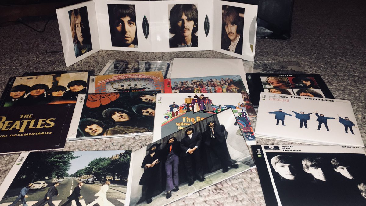 YAXIPCHANN's tweet photo. #TheBeatlesCollection 💯🎩💕💙 https://t.co/fCvoQnaWx7
