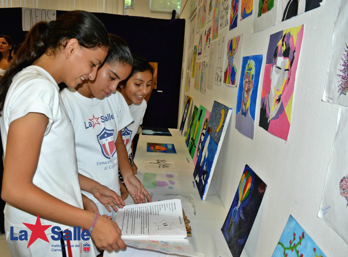 IPCLaSalle's tweet photo. El regalo más valioso que le puedes dar a tu hija es y será siempre su educación ¡Lo van a agradecer toda su vida!

FELIZ DÍA DE LA MUJER.

#IPClaSalle https://t.co/wVMKPhsP5Z