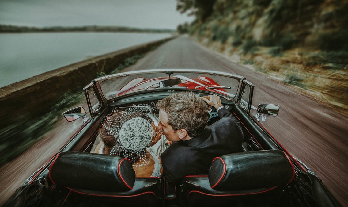 25 beautiful and intimate award-winning photos show the reality behind weddings around the world read.bi/2FlGQBe via <a href="/businessinsider/">Business Insider</a>