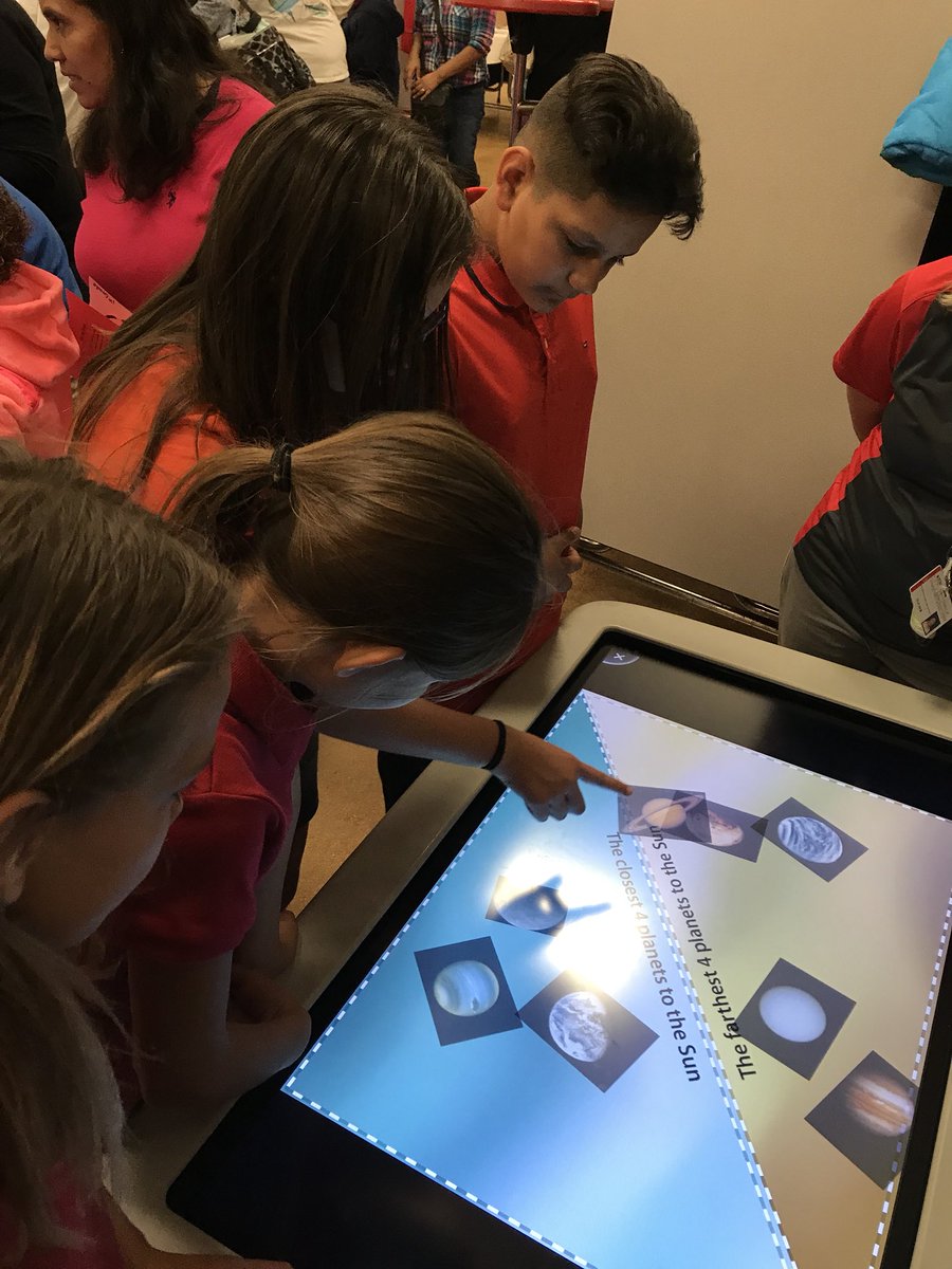 nanajofletcher's tweet image. #VBE slide into innovation night! #smarttable #animalhabitats and #planets #littleindians are so smart!
