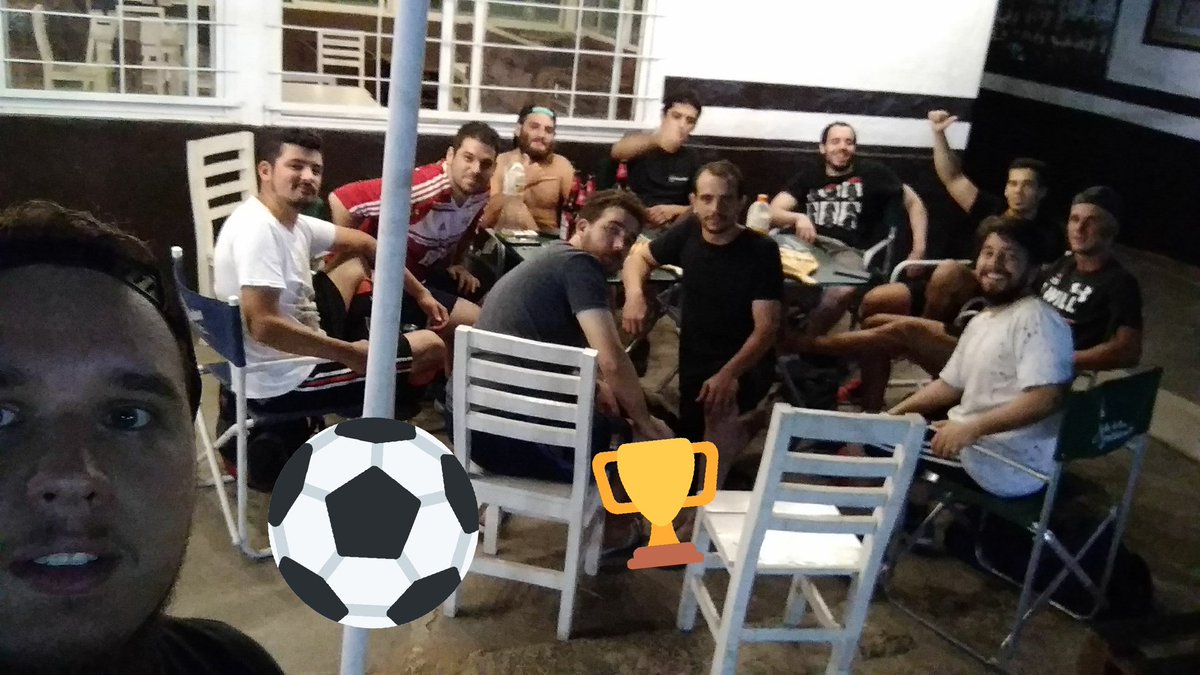 m4ttsly's tweet photo. Dale campeón! #VieneEl4YDespuesVieneEl3 #NoVieneEl5 #VieneEl3DespuesDel4 #4Y3 https://t.co/8KjitTez5q