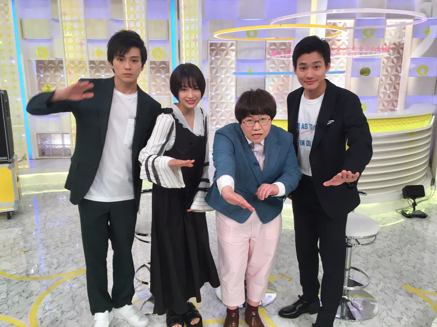 DXz9deyVQAAkLhR.jpg:large