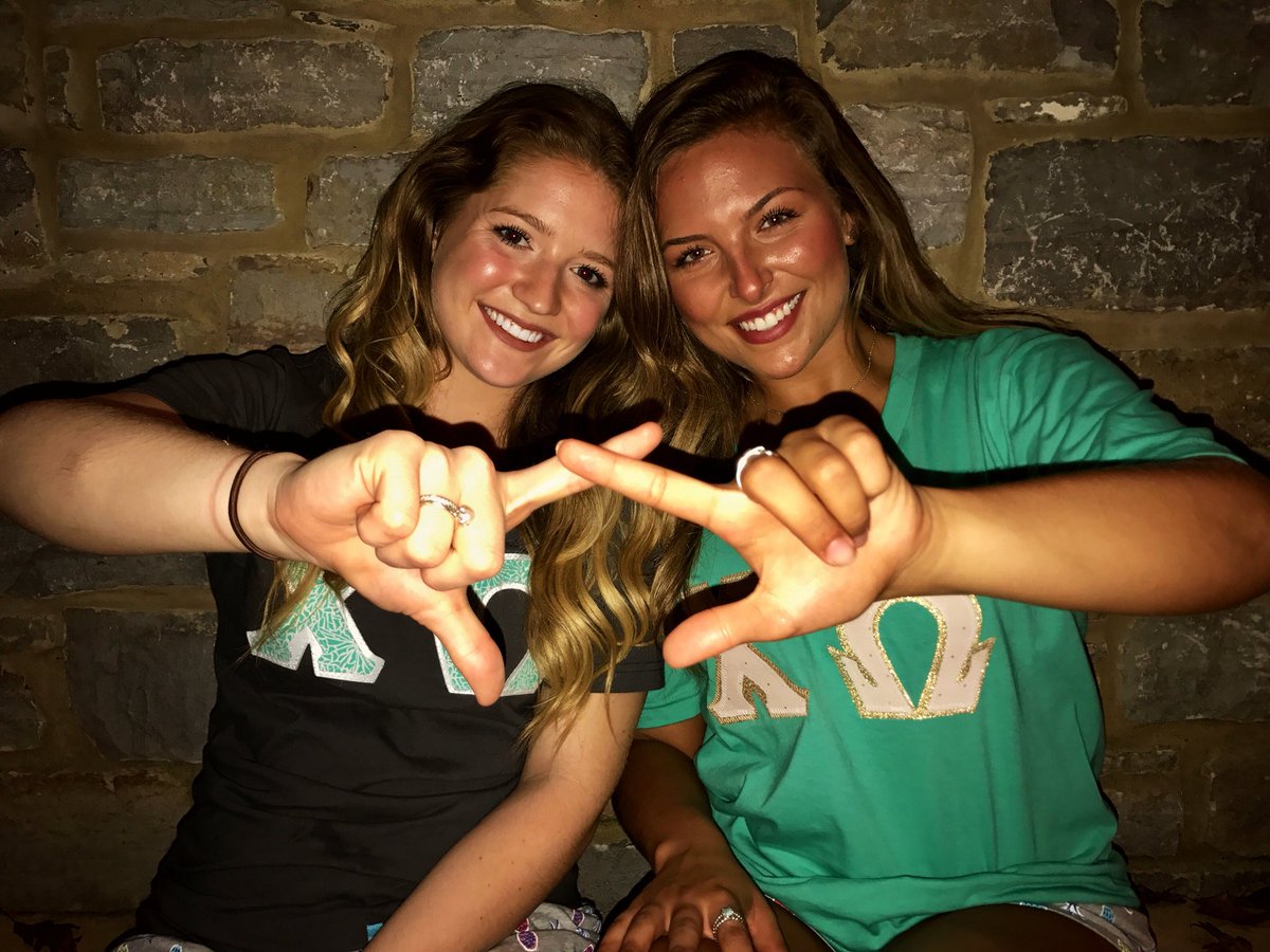 Allisonlyn444's tweet photo. Love my PERFECT little so so much❤️💛 #SweetsWeek2018 https://t.co/VaSzdqOf8o