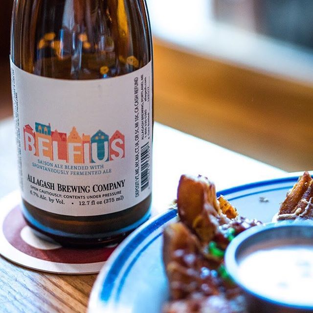 #TBT to crushing tater skins and some awesome blended beers with the <a href="/allagashbrewing/">Allagash Brewing Co</a> crew at <a href="/closed4business/">pss</a> last weekend. 😍🍻
-
-
Hearing the stories from the folks that work at Allagash was truly remarkable. @allagashkatie told me the story about … instagram.com/p/BgE-IwongL7/
