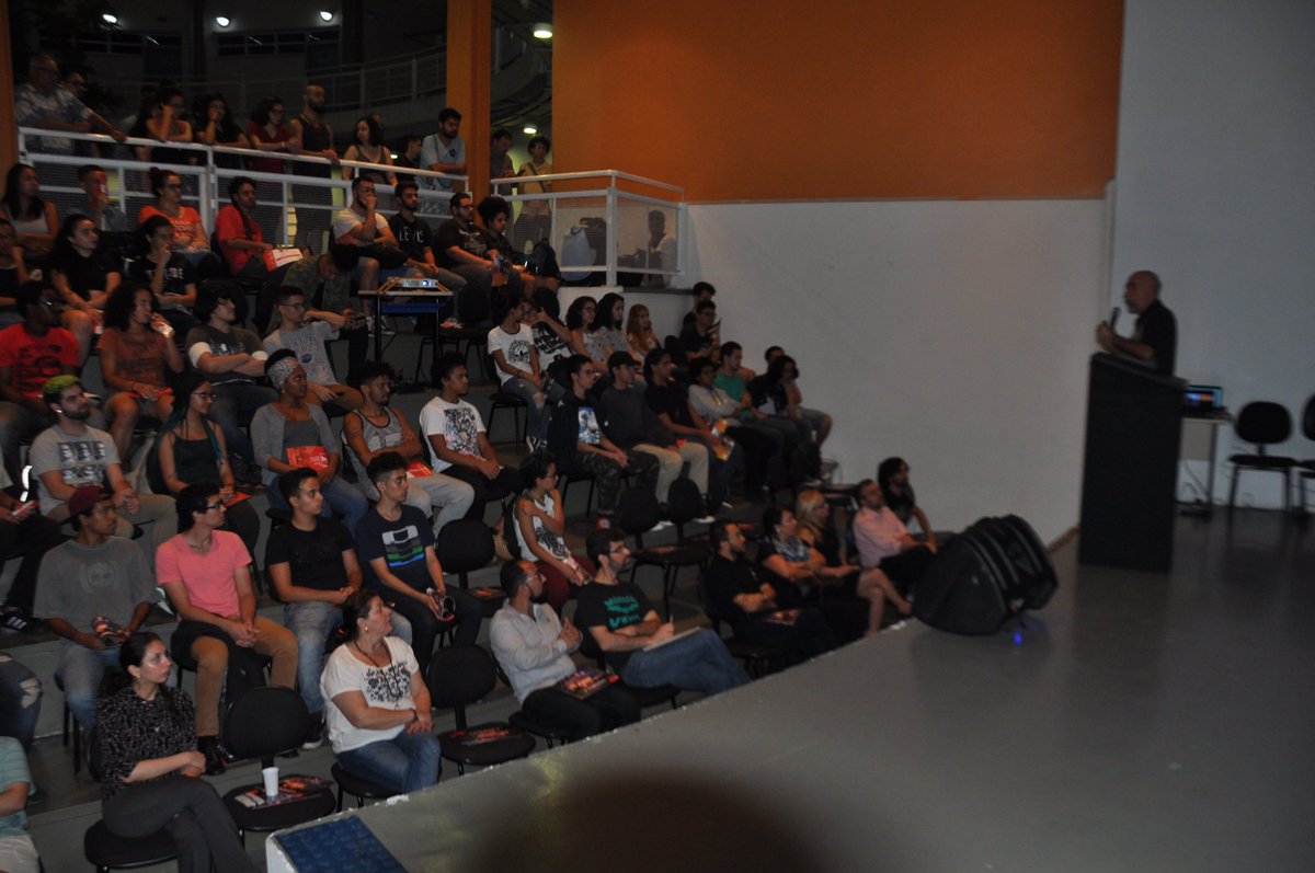 etecjrm253's tweet photo. Equipe representante da @AVIXA na @etecjrm253 realizando palestra aos alunos de Produção de Áudio e Vídeo e Multimídia sobre o mercado audiovisual. https://t.co/T99VVJyP3g