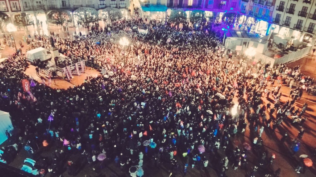 IUBurgos's tweet photo. Solo se puede felicitar al movimiento feminista, los motivos para la #HuelgaFeminista8M sobraban, hoy sé ha demostrado ♀ https://t.co/B3niBHjXNK