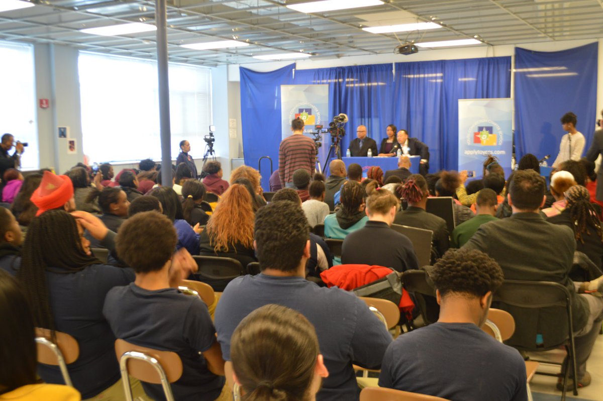 Ra_Joy's tweet photo. So grateful to take part in @YCCSTheMovement's forum today. It's great to see so many young people getting involved in the civic life of our state. Join us, commit to vote, and #punch2: https://t.co/Ci2envx3hK #YCCSvotes2018 #twill #ILGov https://t.co/sLm9dFmgba