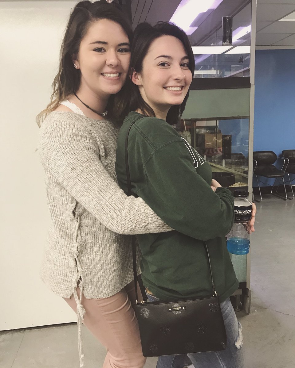 jepoteet's tweet photo. Happy #SweetsWeek2018 !!!! Lucky to have ya @marybefff ‼️❤️💩@WKU_AlphaGam @WKUSigEp https://t.co/mk2Zbstssr