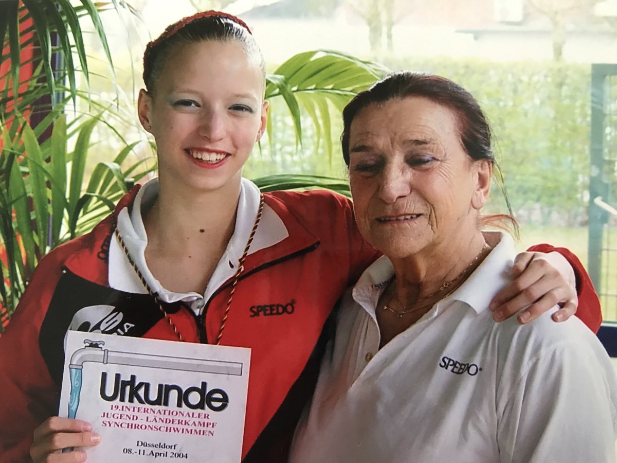 NBrandl's tweet photo. Back in the days of no smartphones &amp; “one shot, oh, eyes closed, too bad”: here’s a picture of the woman who inspired me most. The story of how she did it? => https://t.co/tmtNe7cWly

#HappyWomensDay https://t.co/M3RD2jQykN