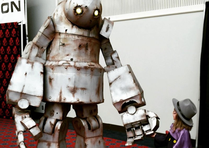 VReCards's tweet photo. #NierAutomata #cosplay #PretzelBot https://t.co/f0pWCTLxXU https://t.co/VxaWXHKGnD