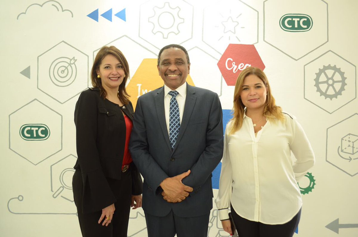 CTCRDO's tweet image. 💻 El director de @DellLatAm conoce la metodología #Maker, las impresoras 3D y nuestro primer estudio fotográfico en el #CTCLaNuevaBarquita.