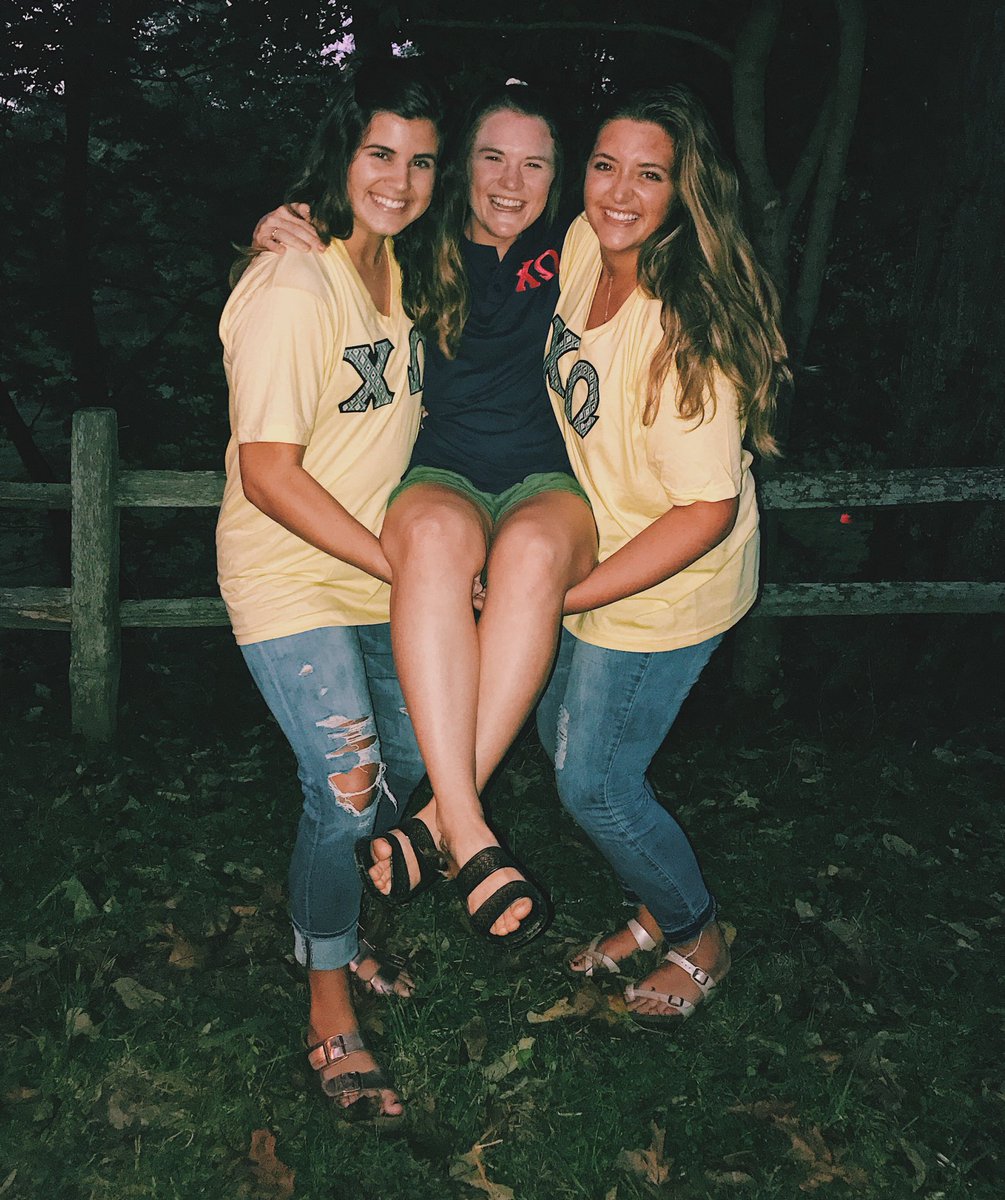 keaton_borgeson's tweet photo. Sweets week... it’s a piece of cake😉 @WKUSigEp #SweetsWeek2018 love our lil fam https://t.co/nf0Vetxwb7