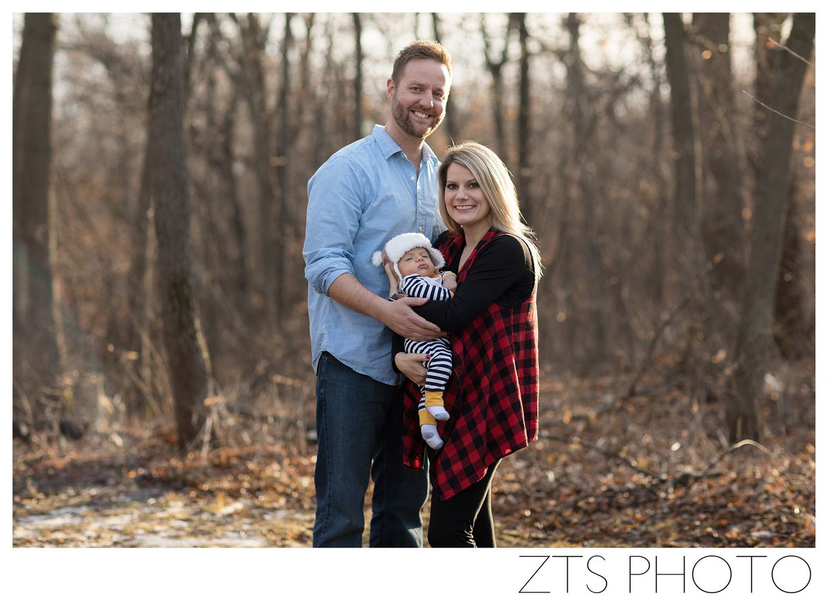 March = cute family sessions! It’s almost #Spring guys! 😍 #DesMoines #cutebabies #babyhats