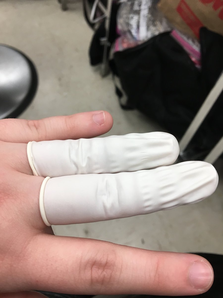 HeartScout's tweet photo. Aaaaaand my blisters pop while I’m setting up for her. >.< At least she left satisfied and excited for another appointment! https://t.co/Ap7YQyqFTP