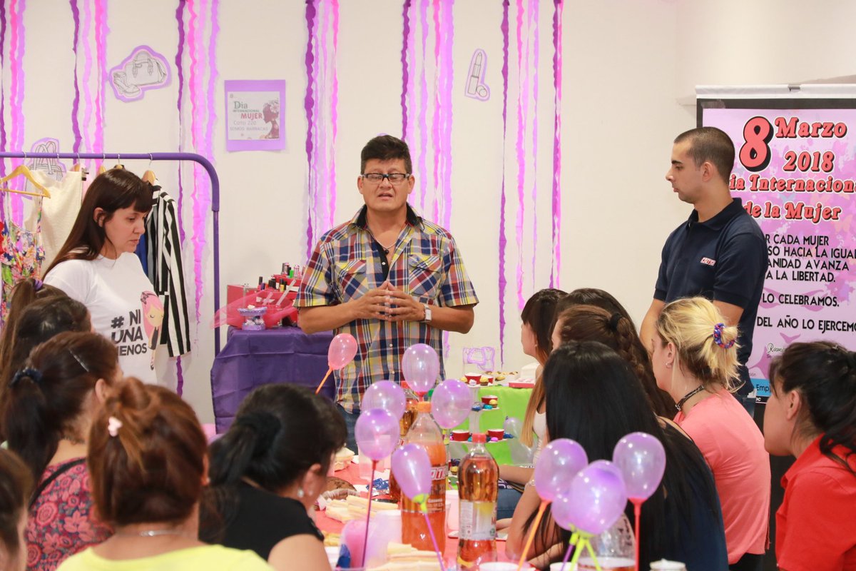 #8M en este día de conmemoración y lucha femenina compartimos con nuestras compañeras una tarde especial. Nuestro deseo es una sociedad más justa e igualitaria!! Somos Barracas Coto220 <a href="/ckbenavento/">claudia benavento</a> <a href="/CrisBarracas220/">Cristhian Ramirez</a> <a href="/SubOrganizacion/">jose medina</a> @RamonMuerzaSEC <a href="/aldecoto/">alberto aldeco</a>