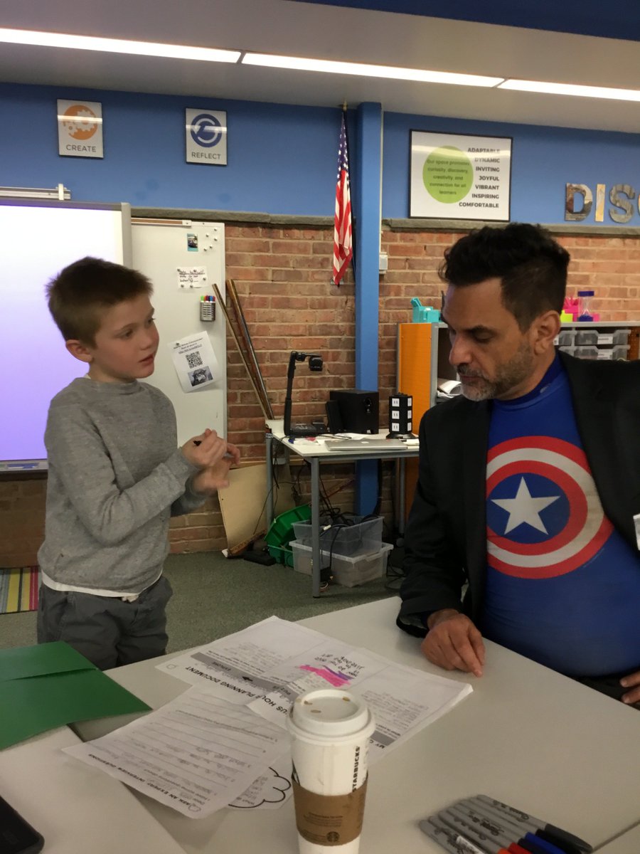 lyonlrc's tweet photo. When you get to have a working lunch, interviewing the expert. #DesignThinking #geniushour #WeAreD34 @jimaverbeck @nat1002 @LyonSchool https://t.co/bPrKnlj6Yu