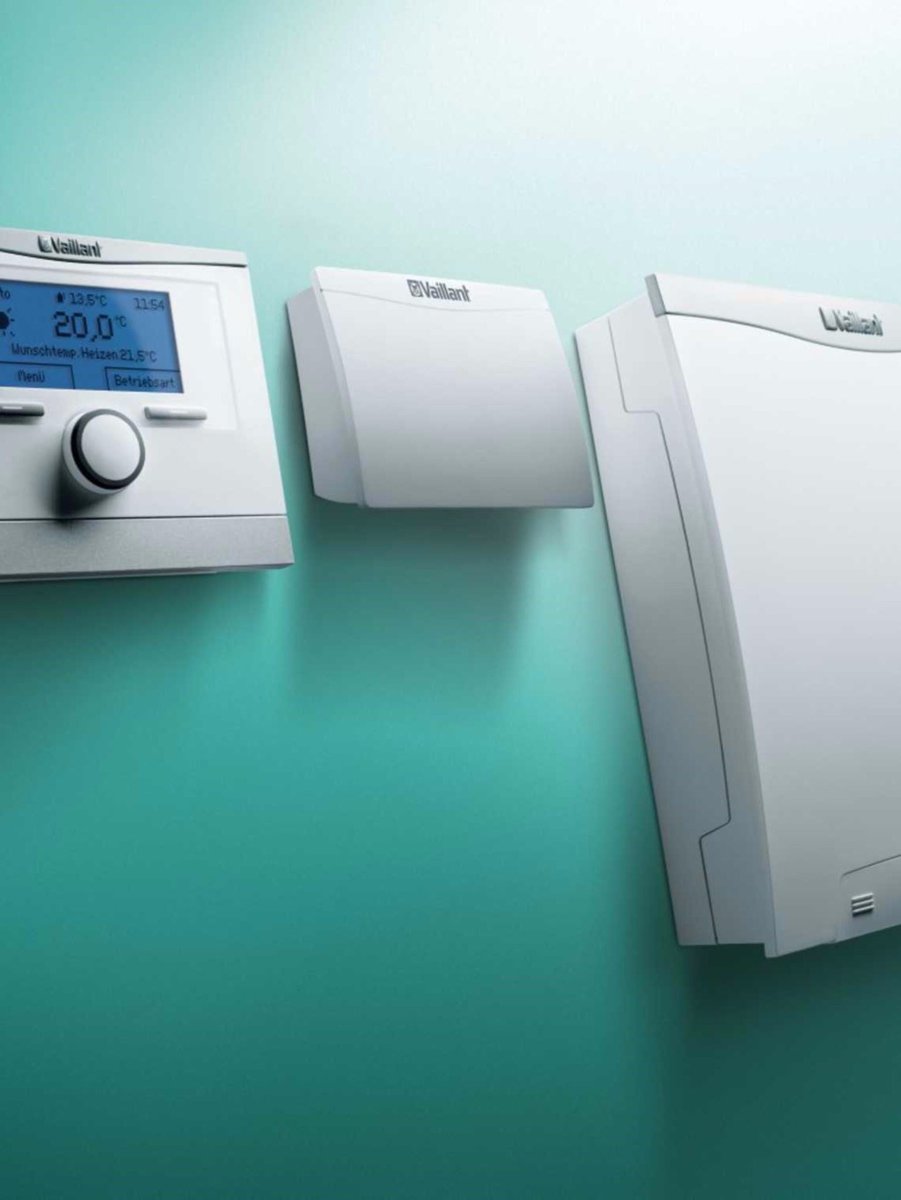 RangeHeating's tweet photo. Great day at Belper for @vaillantuk controls training today with Lee Johnson. Already contacted 2 customers who are booked in for later this month to discuss upgrading them to VRC700, 2 x VR91 & VR70. #advance #TeamVaillant #LoadCompenstion #WeatherCompensation https://t.co/GBs2I6ShAn