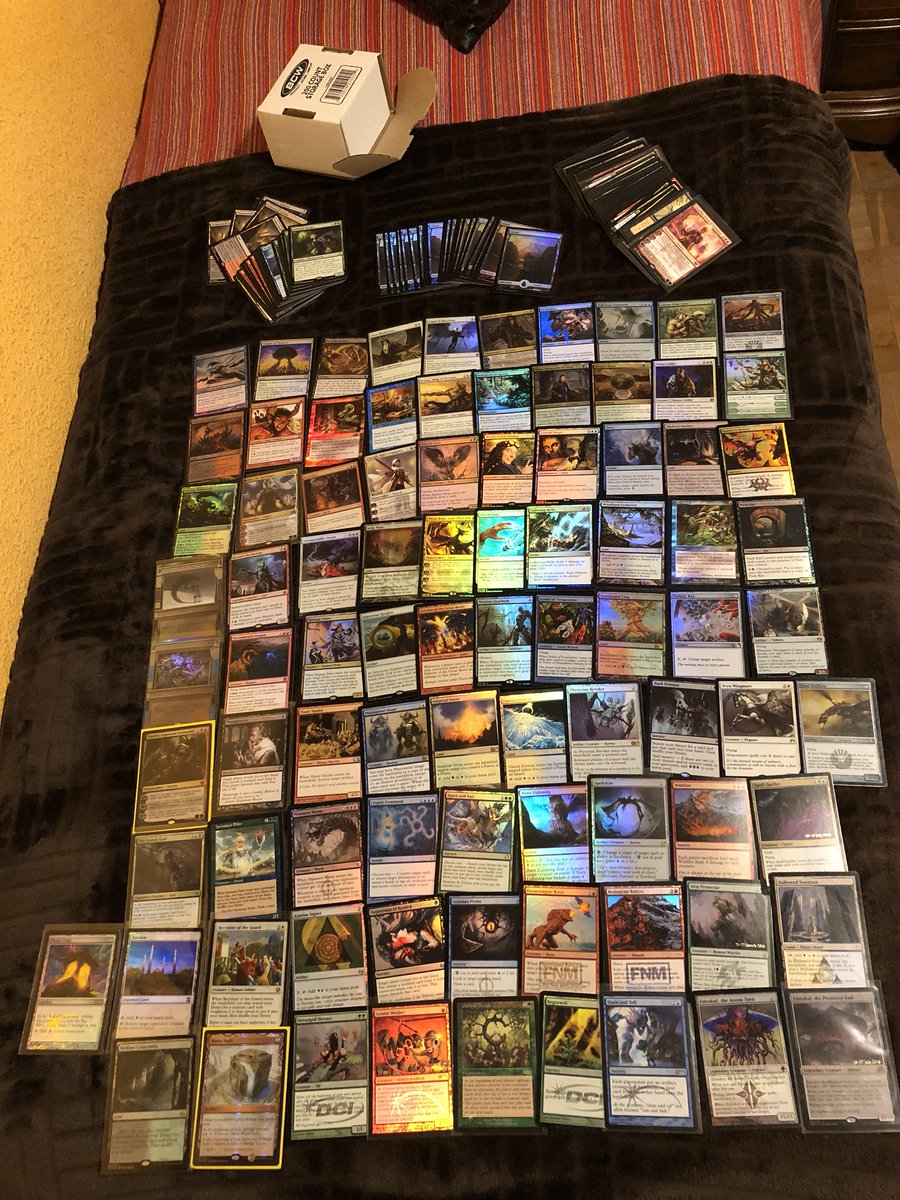 Mengu09's tweet photo. Getting to meet Calc again after months has some extra value this time. Because he brought me some sweeeeeet Foils Cube to (almost) end my Foil Cube!!!! I’m so happyyyyy!!! Look how beautiful they are!!! #mengucube #addictedtocollecting https://t.co/KD3MBj5sQV