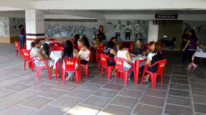 fchcomosanta's tweet photo. As Fechadas com O Santa jamais esqueceriam de uma data como a de hoje e vêm parabenizar todas as mulheres, torcedoras e santacruzenses pelo seu dia, em especial aquelas que ajudam o nosso clube a desenvolver suas atividades. Feliz Dia Internacional da Mulher! https://t.co/tgnYTxeyVh
