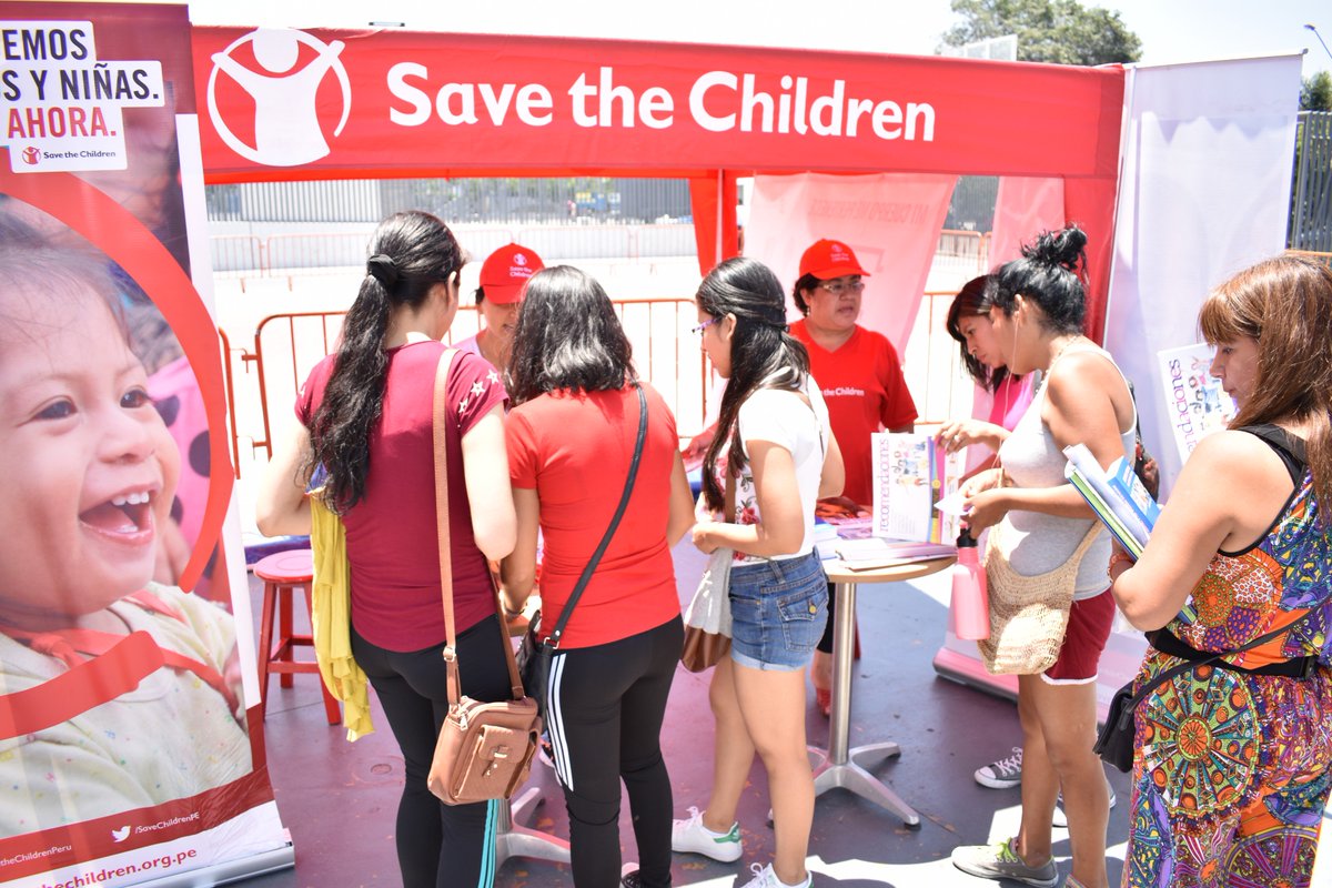 SaveChildrenPE's tweet photo. Hoy en el #DíadelaMujer participamos en la Feria Informativa #YoMeDefiendo realizada por @NiUnaMenosPeru dónde brindamos información sobre nuestra campaña #HablaPorEllas que busca promover los derechos de las adolescentes madres y embarazadas. #8M #FormateaelMAchismo https://t.co/anlUIIocW0
