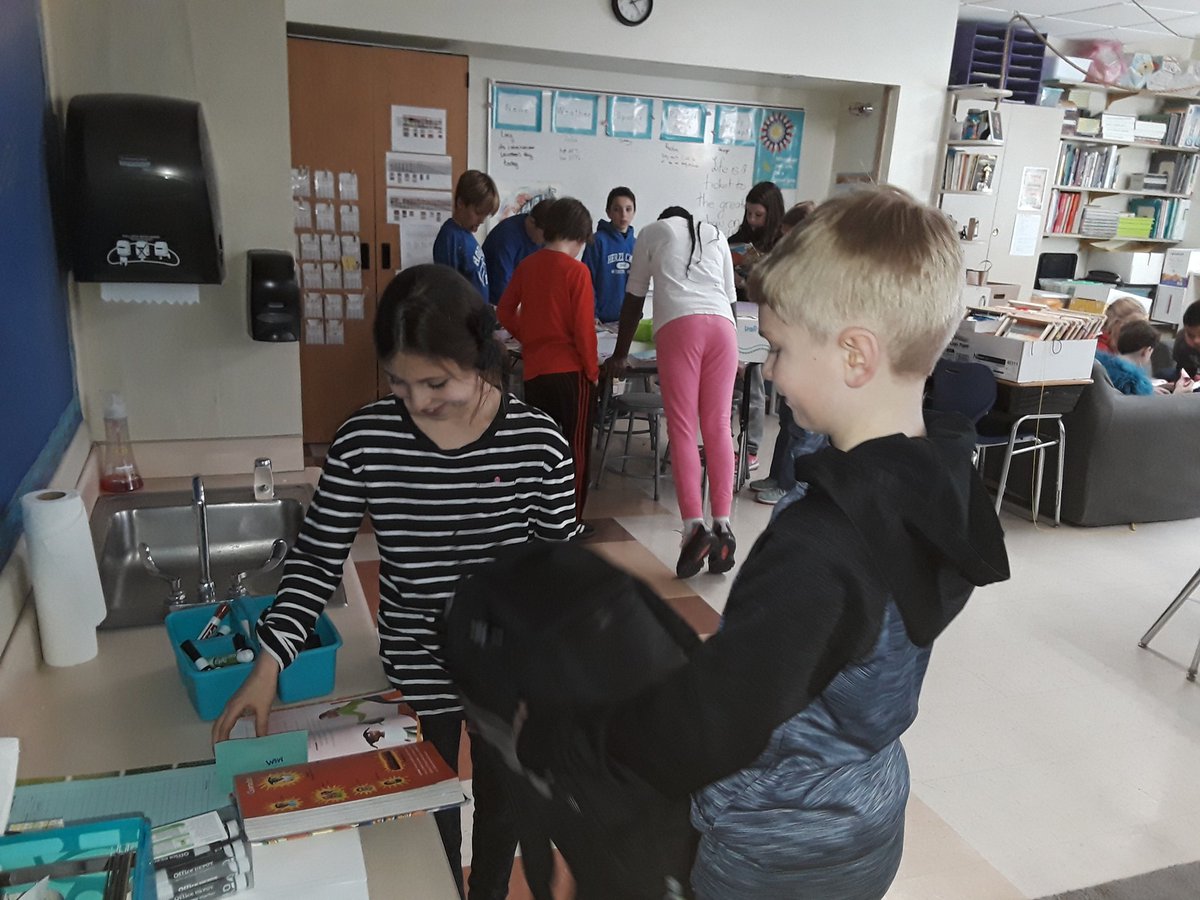 KelleyWhite19's tweet photo. Practiced reader's theater skit, did unit conversions and more floor hockey! #AcademicHighlights https://t.co/ISXx0fu2gm