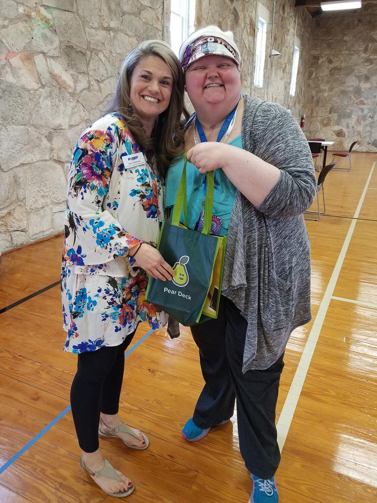 jeri_4's tweet image. Congrats to Jessica Carpenter for winning the gift bag from Learning.com! @pfisdit @BrookhollowES @pfisd #SpringPfling