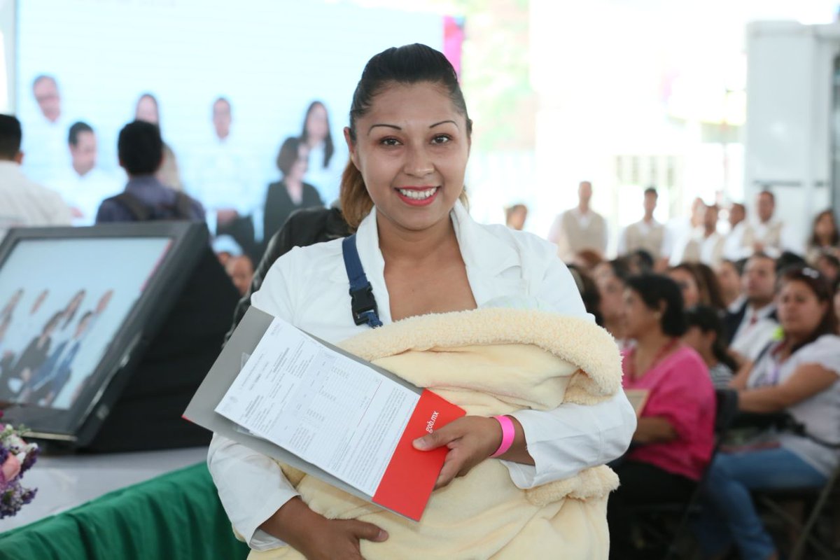 paula_hdz's tweet photo. Hoy, Floribet Hernández se incorpora a @Prospera_MX. Gracias a este apoyo podrá brindarle una mejor calidad de vida a su familia. https://t.co/V2LuoHuyk0