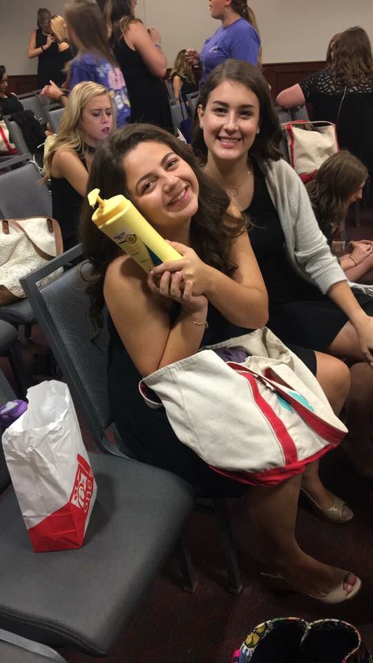 KelcieBowman's tweet photo. So much love for my Little’s aka my children ❤️❤️ @payton_98 @_abbiking @WKUSigEp @WKU_AlphaGam #SweetsWeek2018 https://t.co/wQs5XcMcl8