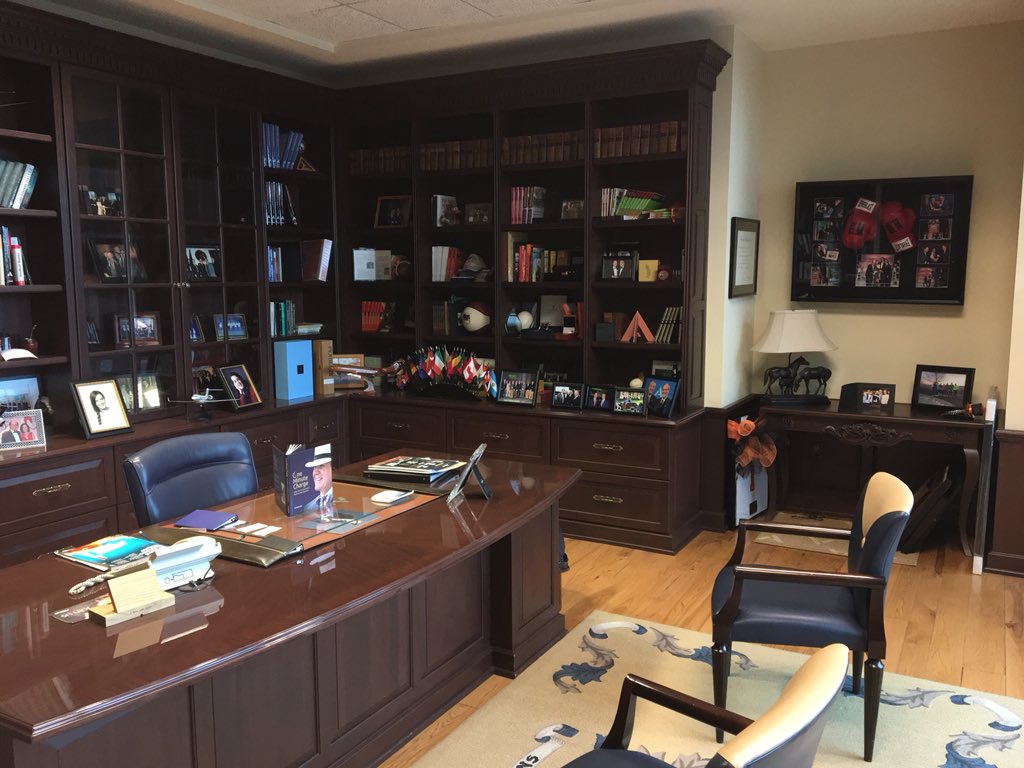 AJConnolly1's tweet photo. Dr. Lyons passing leaves a big void in the Alltech family but our founders mentality &amp; legacy lives on in more than 5,000 employees @Alltech @MasterfeedsCDN @HubbardFeeds @ShowRite @AlltechECO2 @KEENANsystem @KentuckyAle @PLDistillery Boss, mentor &amp; inspiration https://t.co/3yoZKNIZgf