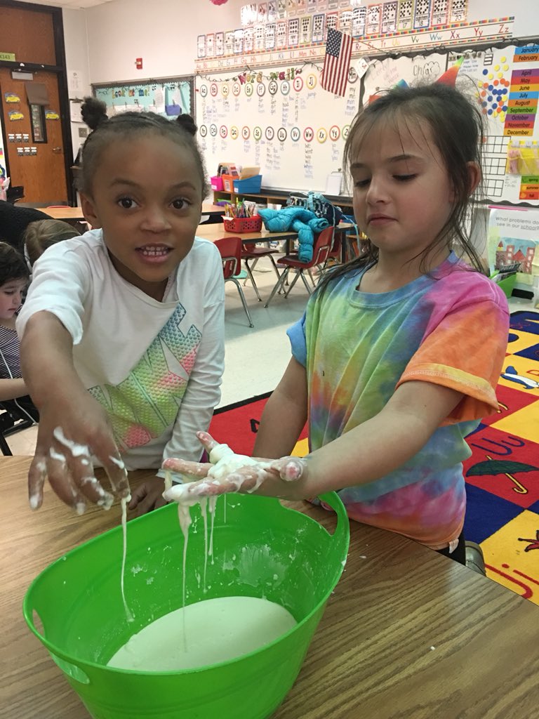 c_ljayne's tweet photo. Painting and Oobleck makes for the perfect birthday celebration🎉  #DrSeuss #suCCEss https://t.co/jDR5iMEGwt