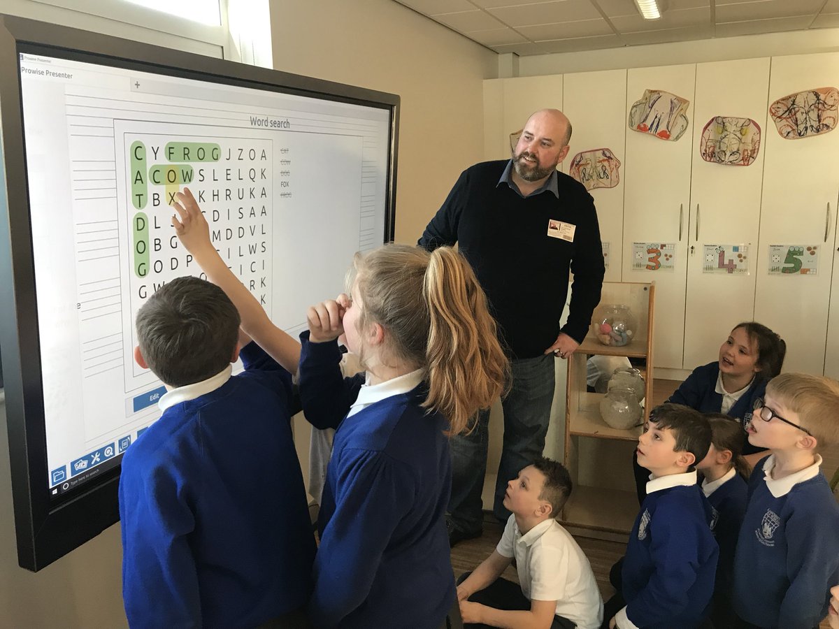 All of our Digital Leaders had the chance to experience our new @ProwiseUK touchscreen during Digital Leaders’ Club tonight. They all thought that it was brilliant and that the four Digital Leaders who visited @Bett_show made a great choice! Mr Bailey
