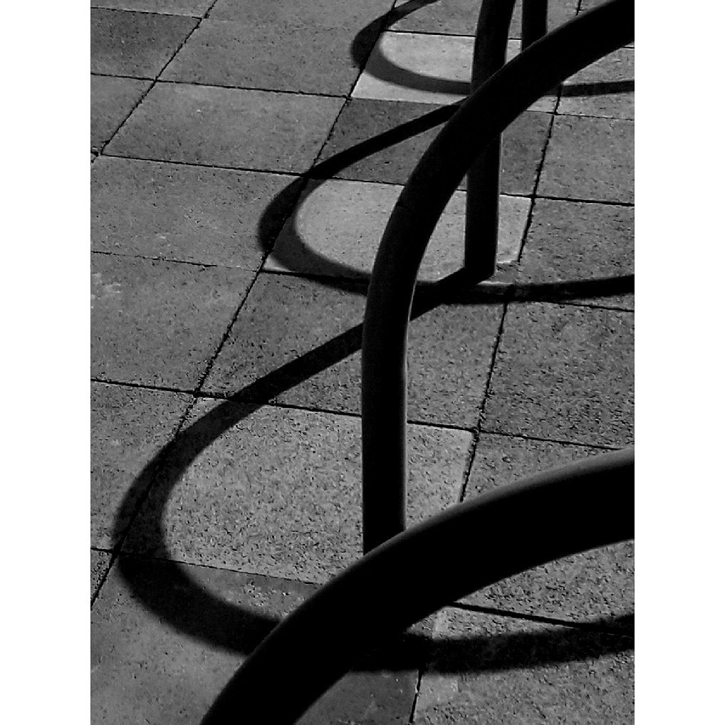Ext 213 #circular 080318
(Circular, bw, Galaxy, Mobile)
.
S_Paulo Series
.
#city #sidewalk #sp #brazil #brasil #br #s_pauloseries #bnw #cityescape #geometry #geometric #geometrica #downtown #contrast #contraste #mobile #galaxy #image #architect   #galaxysamsung #cidade  #guirmano