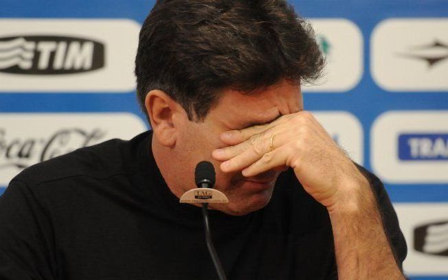 tiagohalmeida's tweet photo. 'Grêmio acerta a venda de Arthur' https://t.co/8aZ3Su0t9h