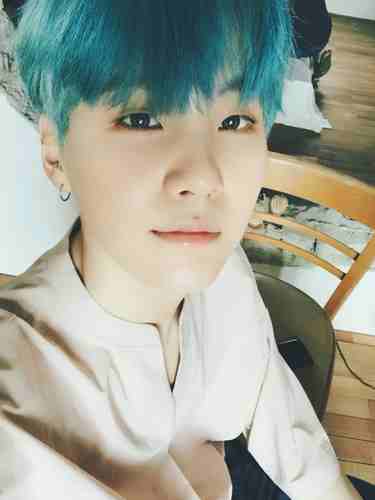 alys_sixteen's tweet image. Happy Birthday to my fellow #Piscean Min Yoongi-ah! Keep it up genius boy &amp;amp;stay healthy! #SugaMinYoonJiAgustD 
#SugaDay #GeniusYoongiDay