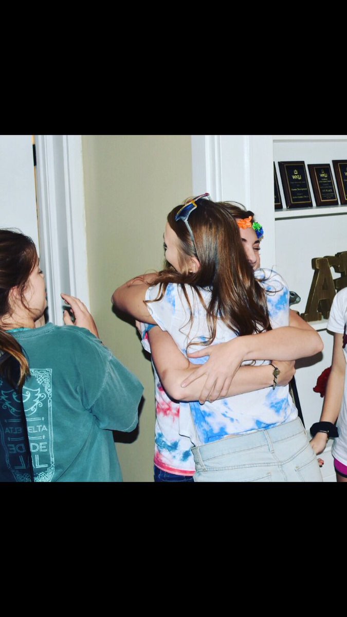 kelseyjenkins9's tweet photo. my annual tweet for #sweetsweek2018 big/lil appreciation @EmmasParadise @kayleebasham @WKU_AlphaGam @WKUSigEp https://t.co/HrpoiE5AGT
