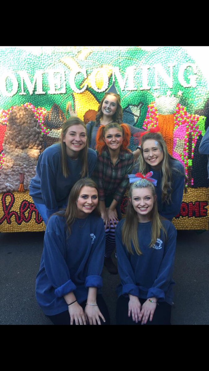 kelseyjenkins9's tweet photo. my annual tweet for #sweetsweek2018 big/lil appreciation @EmmasParadise @kayleebasham @WKU_AlphaGam @WKUSigEp https://t.co/HrpoiE5AGT