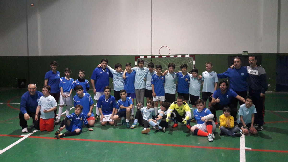 integra_futbol's tweet photo. Hoy nuestros niños han pasado una fantástica tarde jugando un partido contra el colegio Maristas, donde ha reinado la diversión y el trabajo en equipo!! https://t.co/D7UyHVuR09