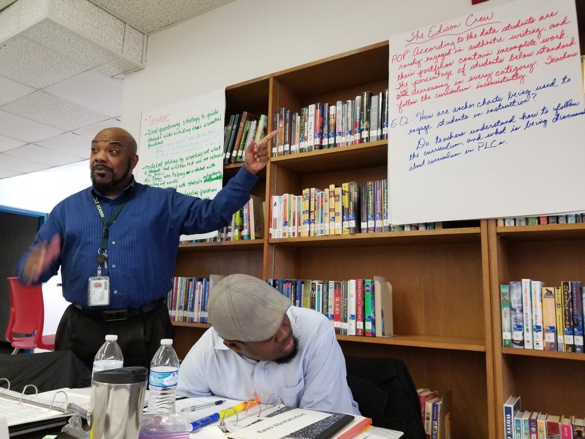 TroyMoo91781022's tweet photo. The Edison MS Crew! Understanding and facilitating Instructional Rounds Training (Part III)! T. Moore, K. Abrefa and A. Daramy.
#EdisonMS💪
#lifelonglearners
#TeamHISD https://t.co/EhvxrzUs29
